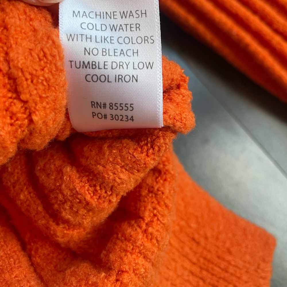 Pistola Women’s Collared V-Neck Orange Sweater Size Large - Picture 7 of 10